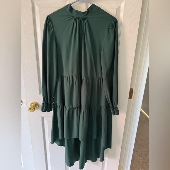 SHEIN Tops - Green high-low